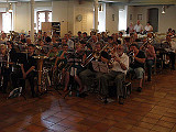 Großer Chor beim Festgottesdienst (rechts)